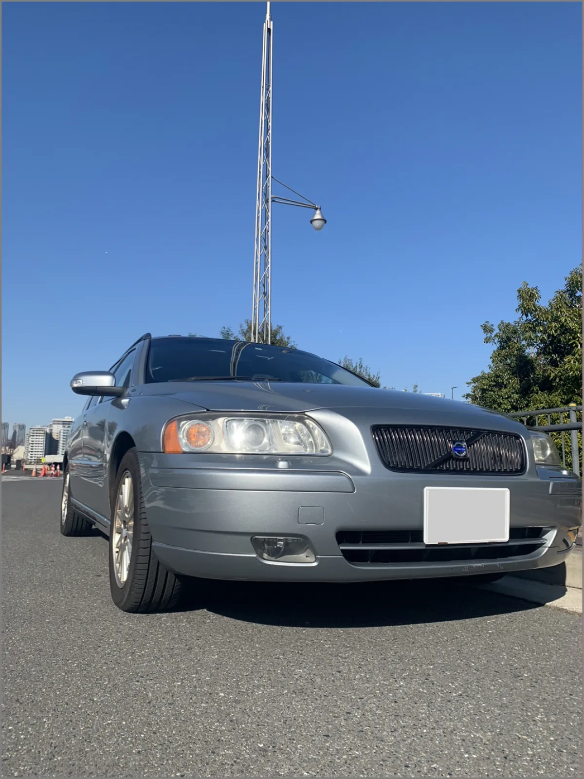 久しぶりの低い車。
ハイオクの低燃費車。
排気音が心地良い。
早く高速乗ってみたい。
20年落ちの車だけど磨いたらまだまだいける。