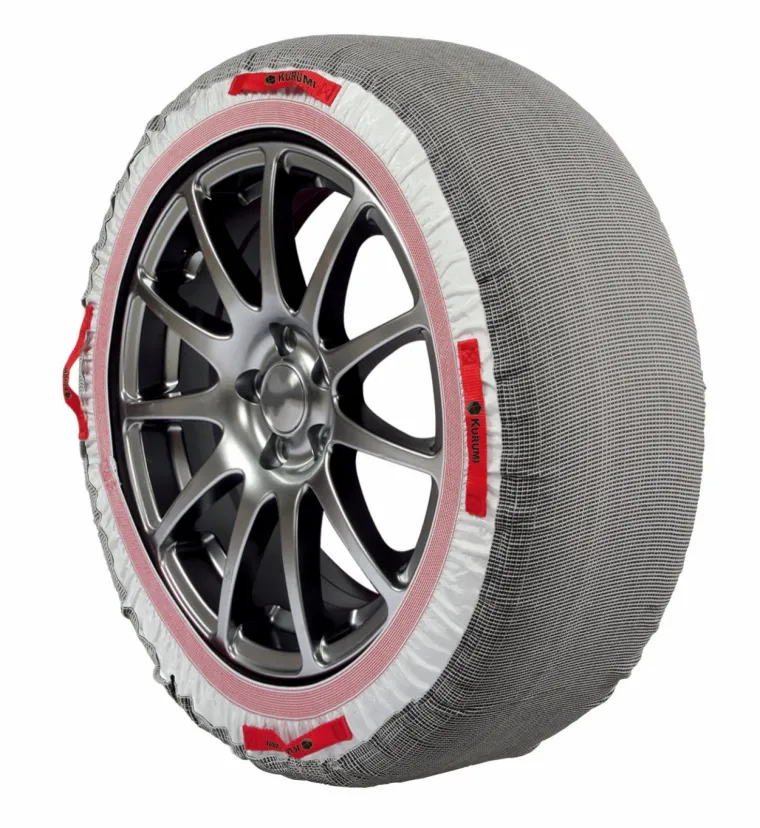 急な降雪でも簡単装着！【CarGoods Seasonal】軽量コンパクトで収納性に優れた布製タイヤチェーン