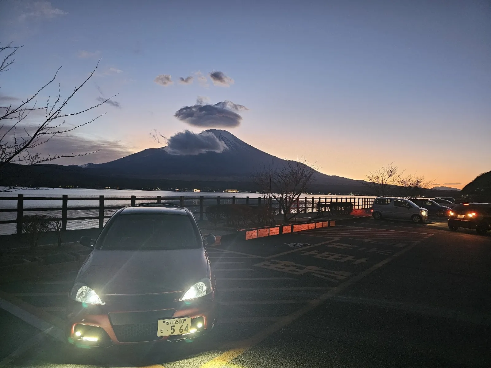 富士山には登らない
世界遺産になってから人が来すぎだ❗
このまま規制しなければ
世界遺産解除になるぞ