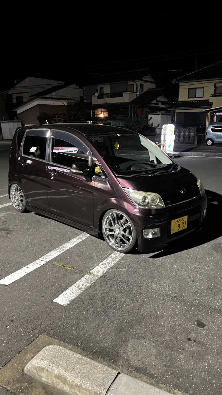 もう古くなってしまったが、現代の軽自動車と変わらない様な使い勝手があり、スライドドアが嫌いな自分に丁度よく子供乗せるのにも楽で良い。
またワゴンRより室内は広いので運転していてもそんなに狭さは感じ無いです。