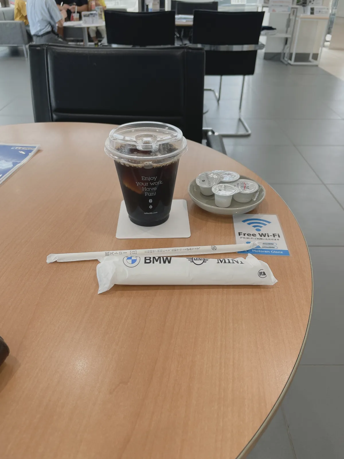 ずいぶん前になってしまいましたが、オイルの交換をして頂きました。
オイル・エレメント交換と１年点検で52,000円でした。
提案頂いたA/Cガス補充とエンジンオイルのフラッシングは今回パス。
