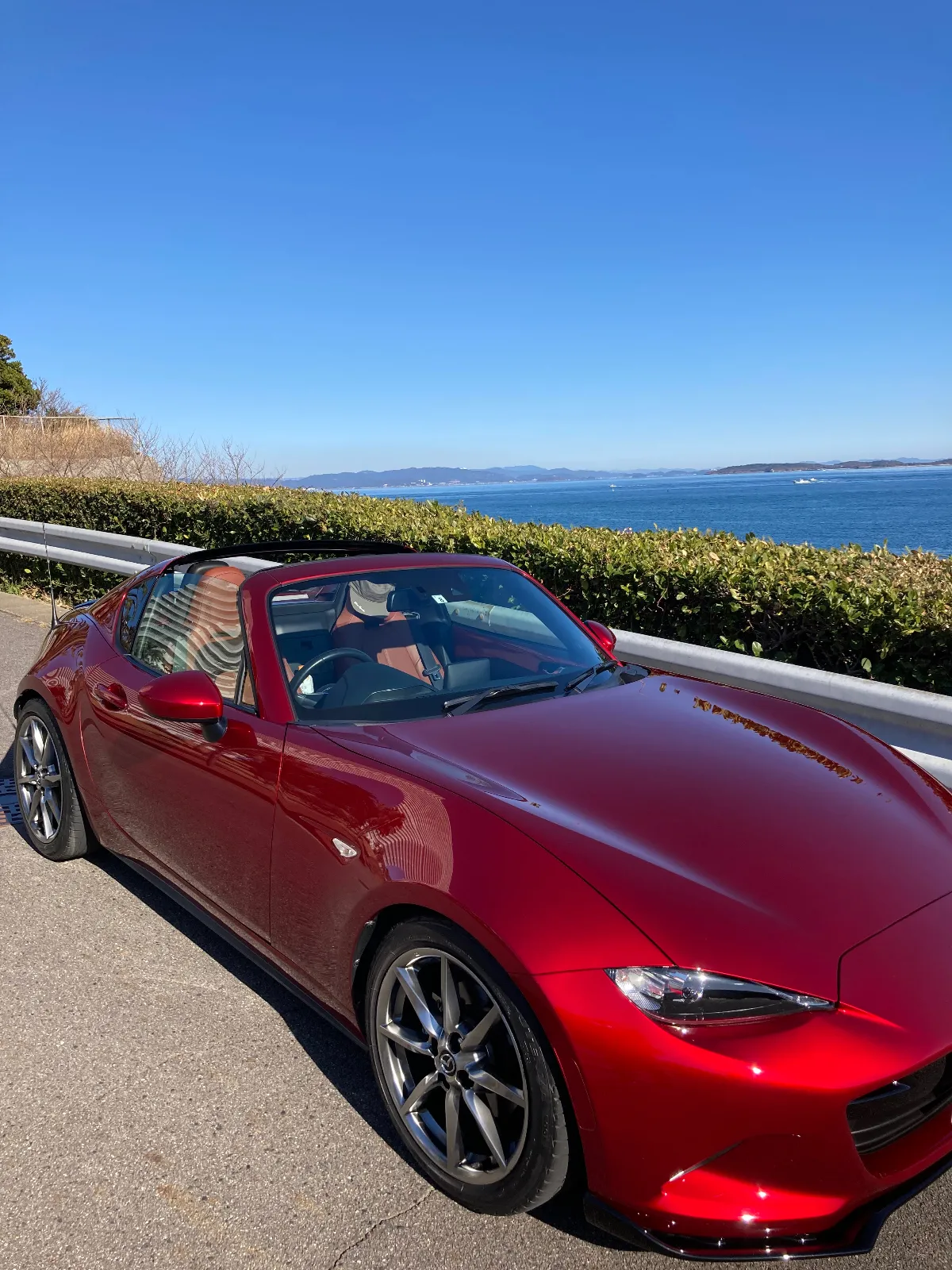 先日天気の良い日曜日にドライブ😊
海を見ながら、暖かい陽射しを受けてのんびり