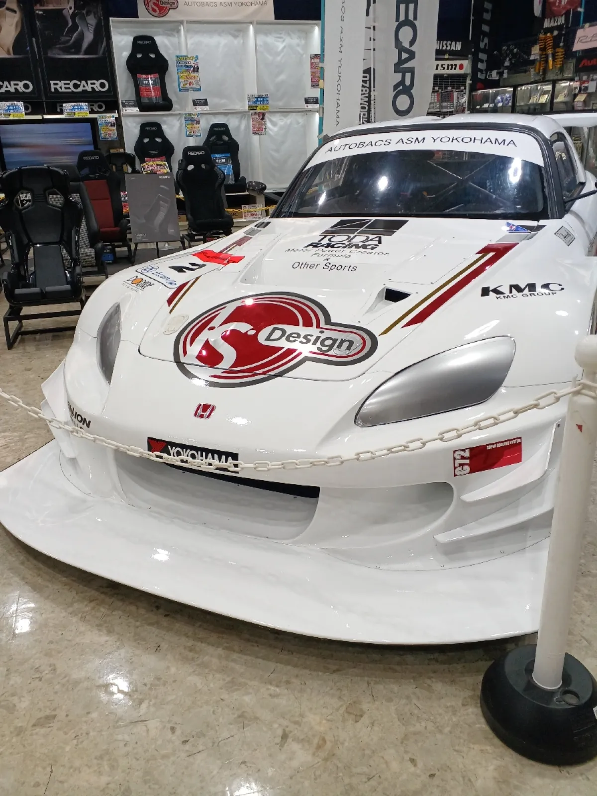 先日展示されていたASMさんS2000
実車ははじめてみます(笑)
フロントスポイラーが凄いことになってますね😅
移動の際の排気音もしびれました－😆