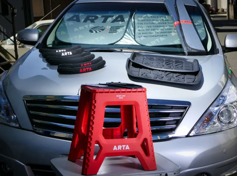 ひと味違う!? レーサー直系グッズに注目【新着カーグッズ 2024 Spring】ARTAブランド、スタート！