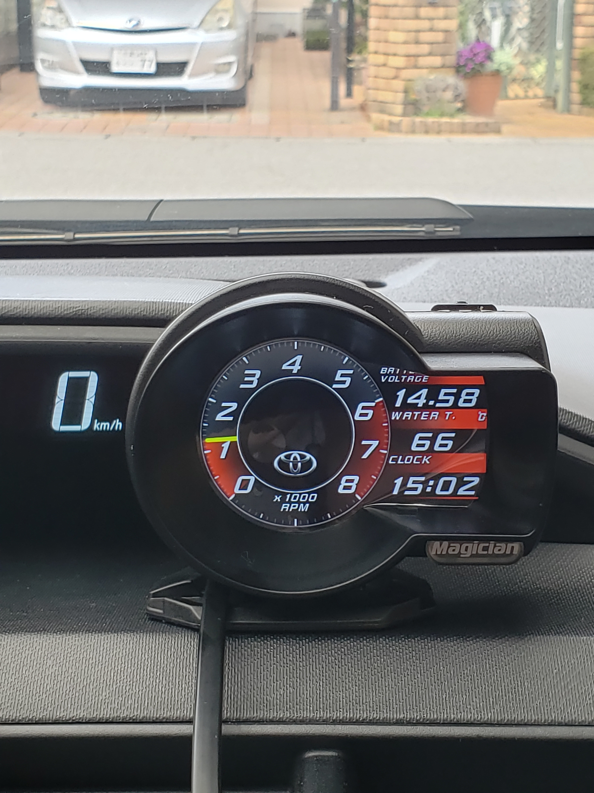 OBD2多機能メーター | トヨタ アクア カーライフ | カーライフSNS 