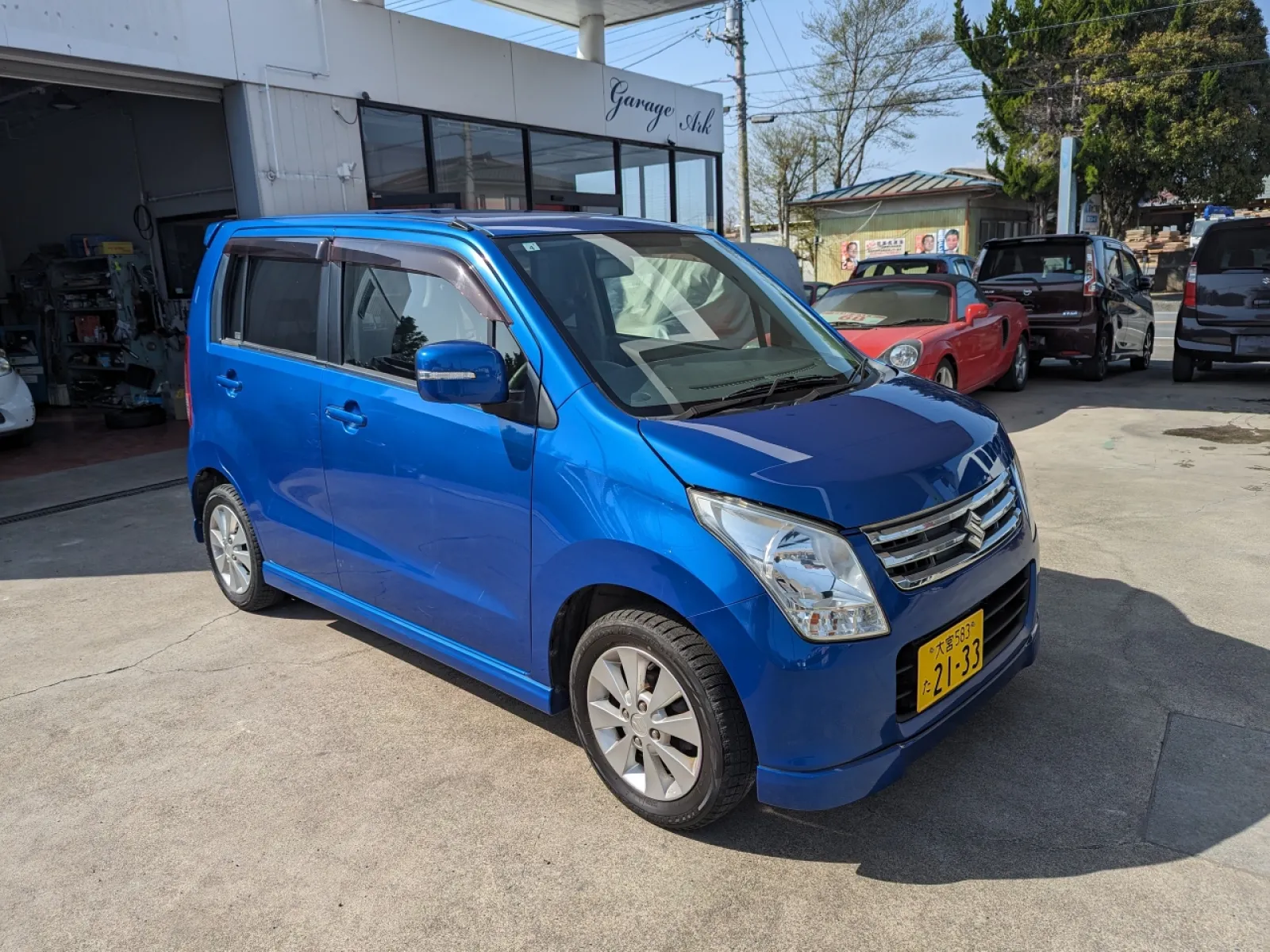 明けて昨日になりますが、待望の
ワゴンR(中古)が納車になりました。
早速ですが、手を加えたので備忘録。

バックランプ→LED化
ナンバー灯→LED化
ルームランプ→LED化
カーステ→ケンウッド・U760BMSへ

空調フィルター→交換