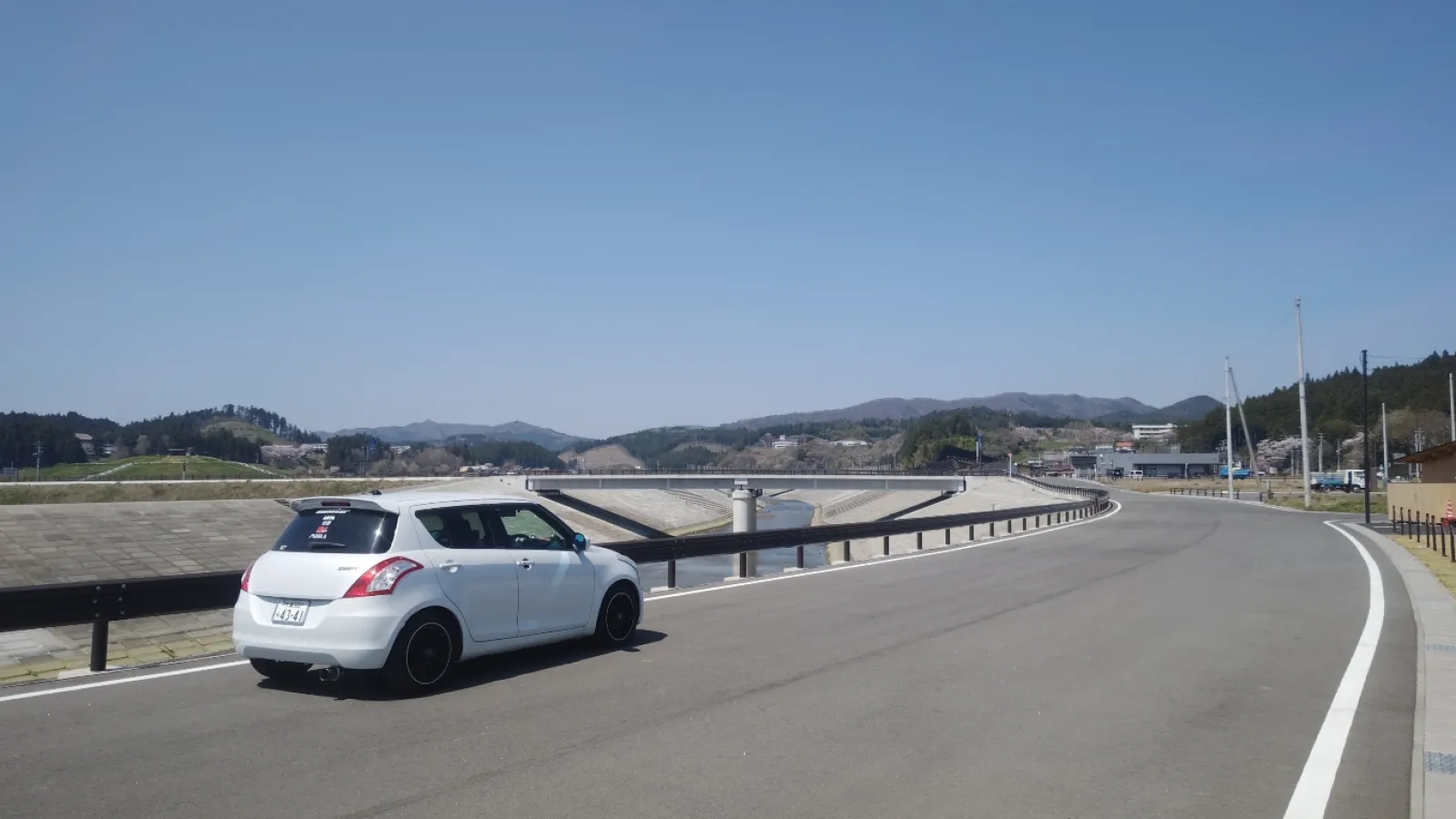 仕事が休みなのでちょっとお出かけ
気仙沼の北方向は陸前高田とか大船渡など行ったので、今日は南方向に行こうと南三陸まで