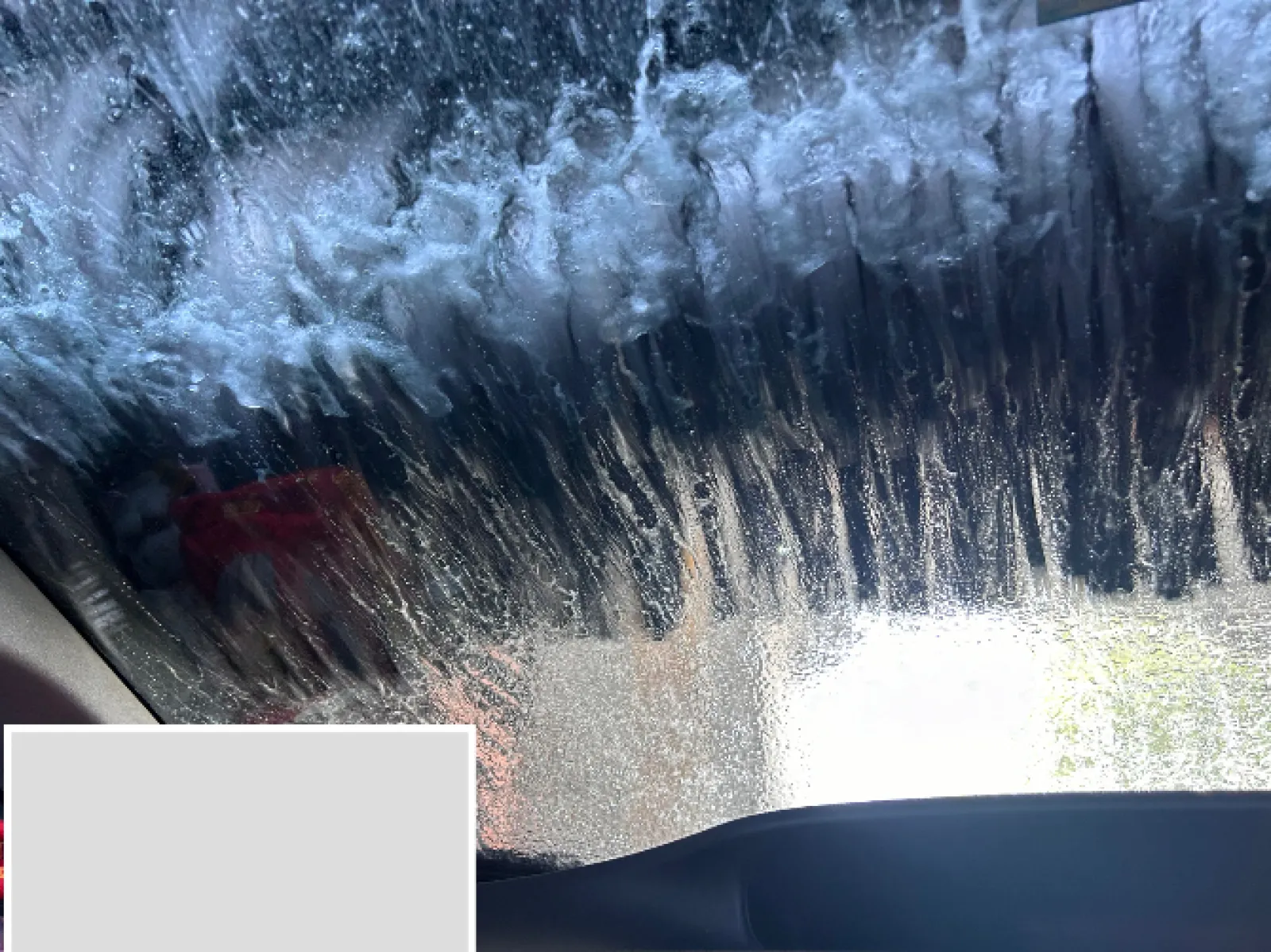 晴れ☀️


ひっさしぶりの洗車

雨やら花粉やら砂やらで
だいぶ汚れていたので
とりあえず洗車機にいれてすっきり🧼


車乗った日に今日は洗車しよう〜
と思っても
大体思いがけない雨が続いて断念して
天気が良い日は仕事で時間なくて
タイミングが合わないことばかり



そろそろオイル交換もしたいところ