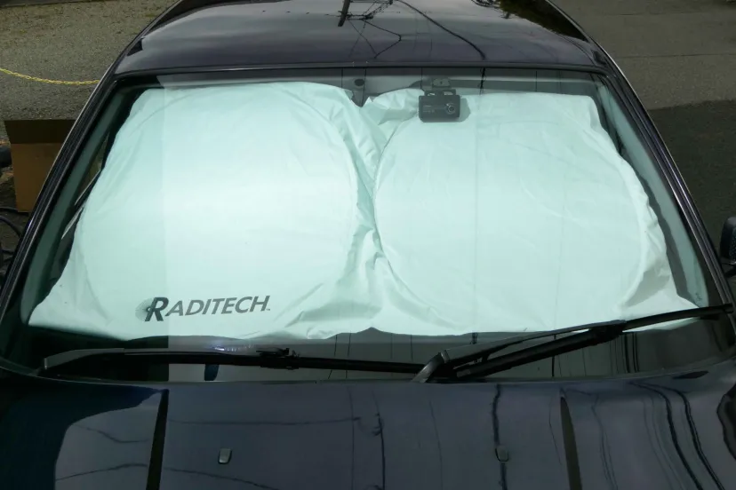 車内温度の上昇を抑える進化した機能派サンシェードは生地が違う！【ニューカマー追試診断】AMON・ラディテックサンシェード