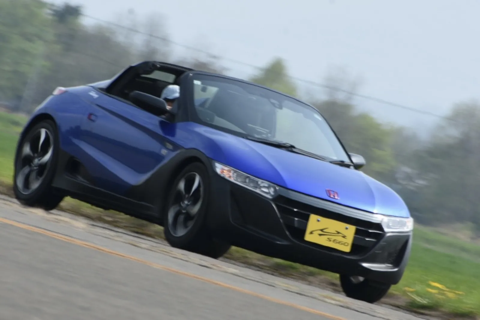 レース中のを流し撮りしてもらったり…！
私有地？なんでナンバー隠ししたまま走ってました
他にも撮ってもらえたけど、顔が映り込んじゃってて……
チー牛顔には需要無いんでね
ちなみに明太マヨチーズ牛丼大好きです