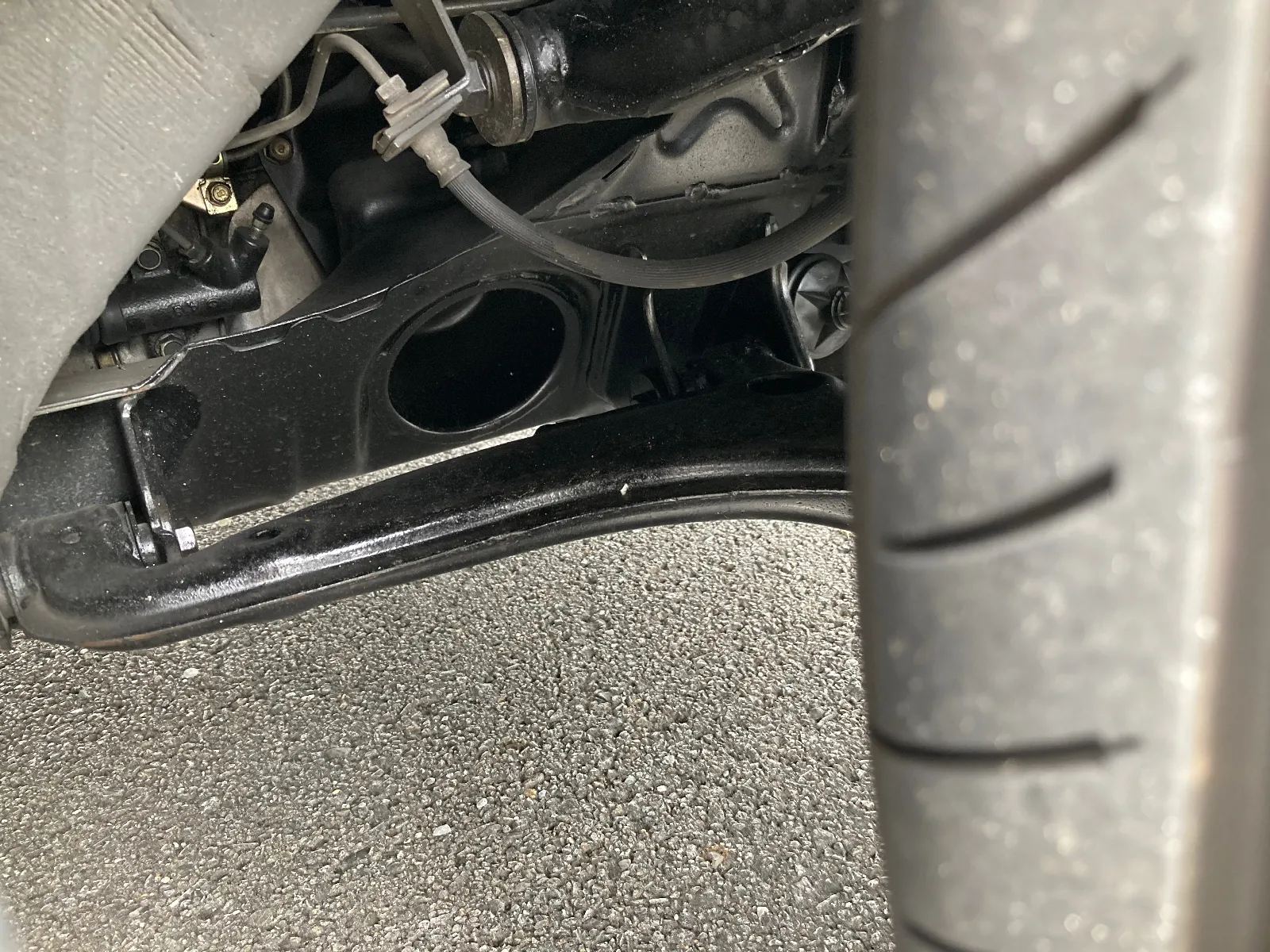 そんなこともありながらの、車検時のアンダーコート塗装。

いつも気にして、塗装まではメニューに入れています。