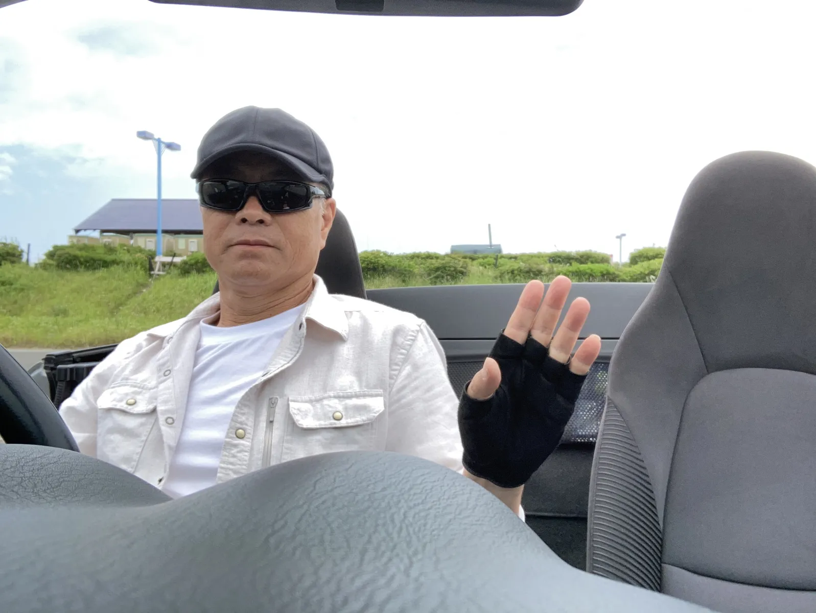 後数時間しないうちに、雨になるので、
オープンドライブで戻りましょう。

話はまとめていませんでした。すみません。
雨が降る雰囲気になり始め、湿度が高くなり
怪しくなって来ましたので。

気温はやや低め、　絶好調🙂！
急いだ方が良さそうです。

ではまた。