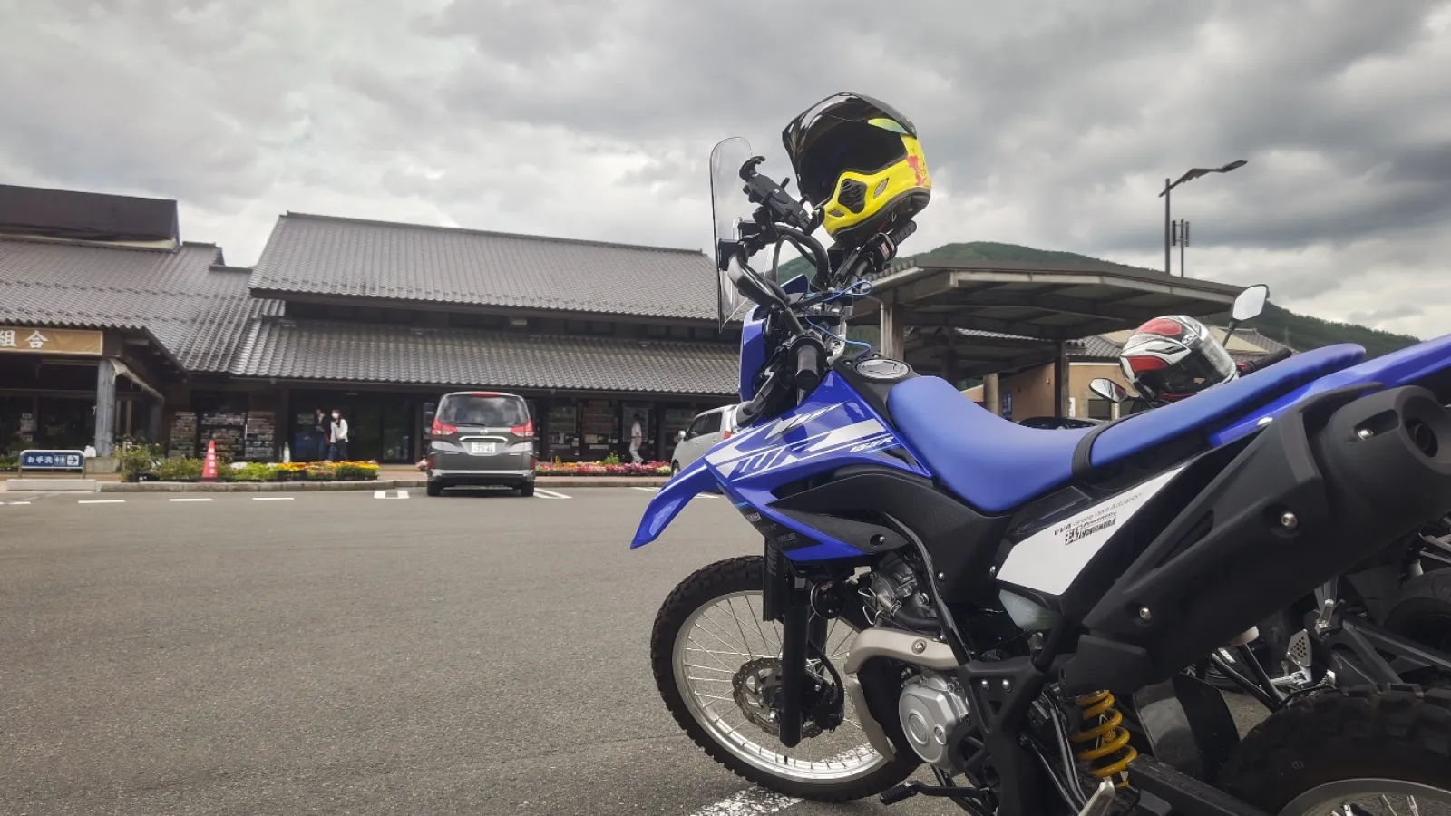 YAMAHA WR155Rの新車を購入しました！
６年ぶりのバイクです
MTのバイクに関しては12年ぶり

一昨日納車されて、バイクと身体の慣らし運転がてら230キロほど流してきました🏍️