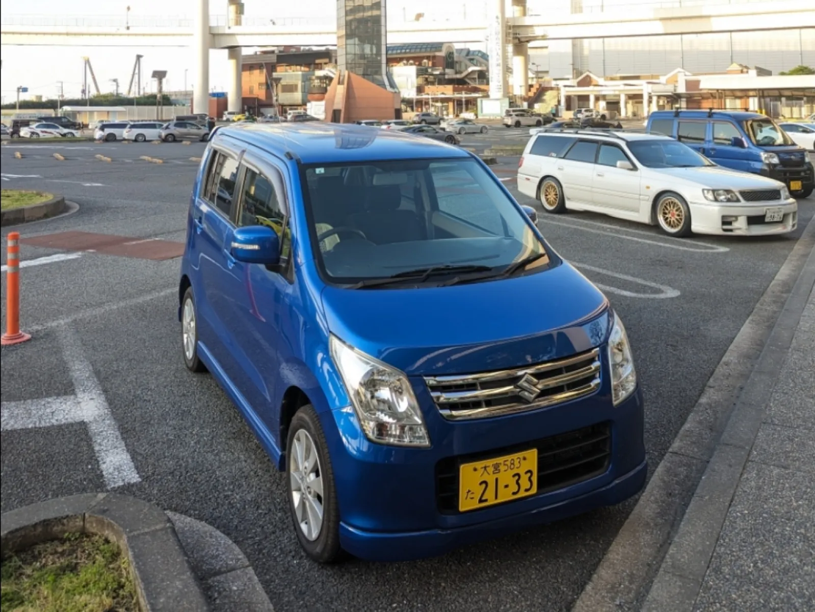 毎度おなじみ、愛車です。
覚えておいてください。