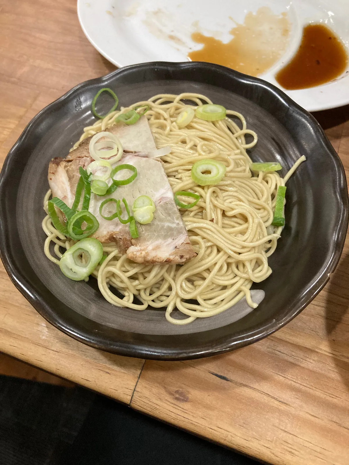 替え玉するとチャーシュー1枚付いていました