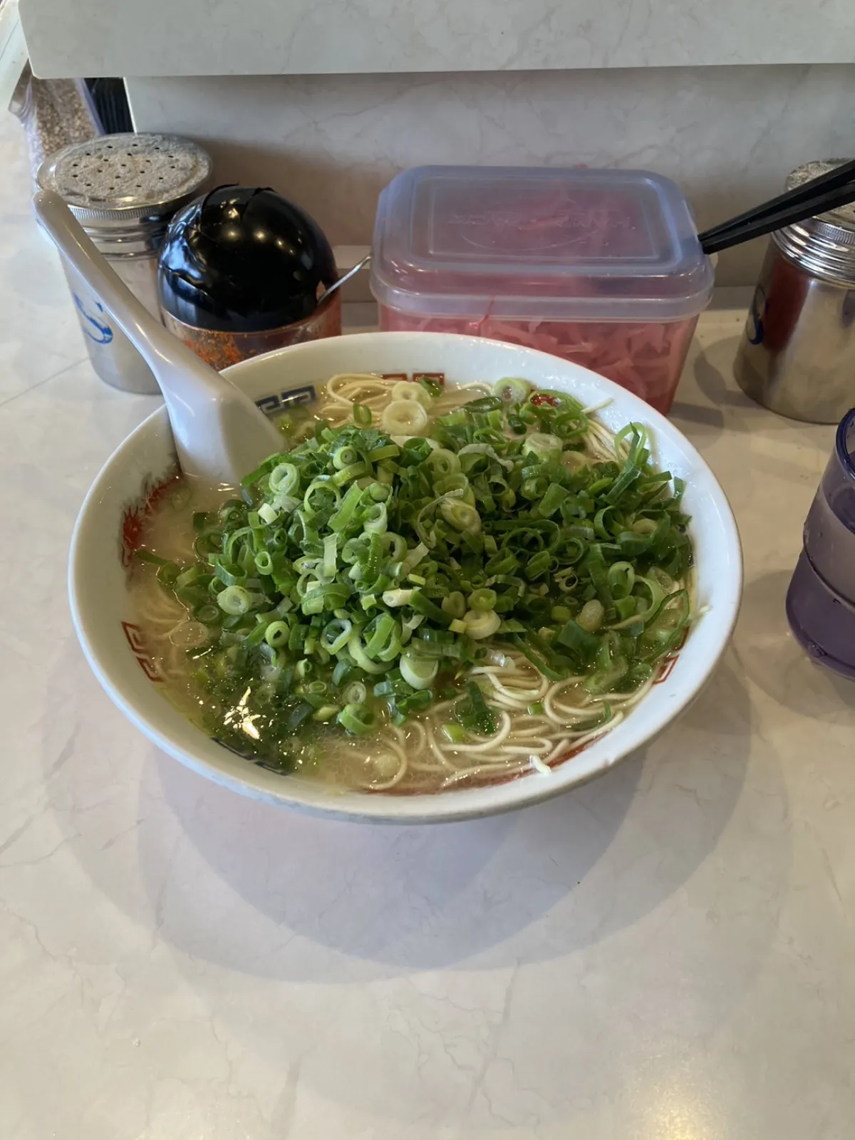 ラーメン大盛り、ネギ追加
それでも安い
替え玉安い