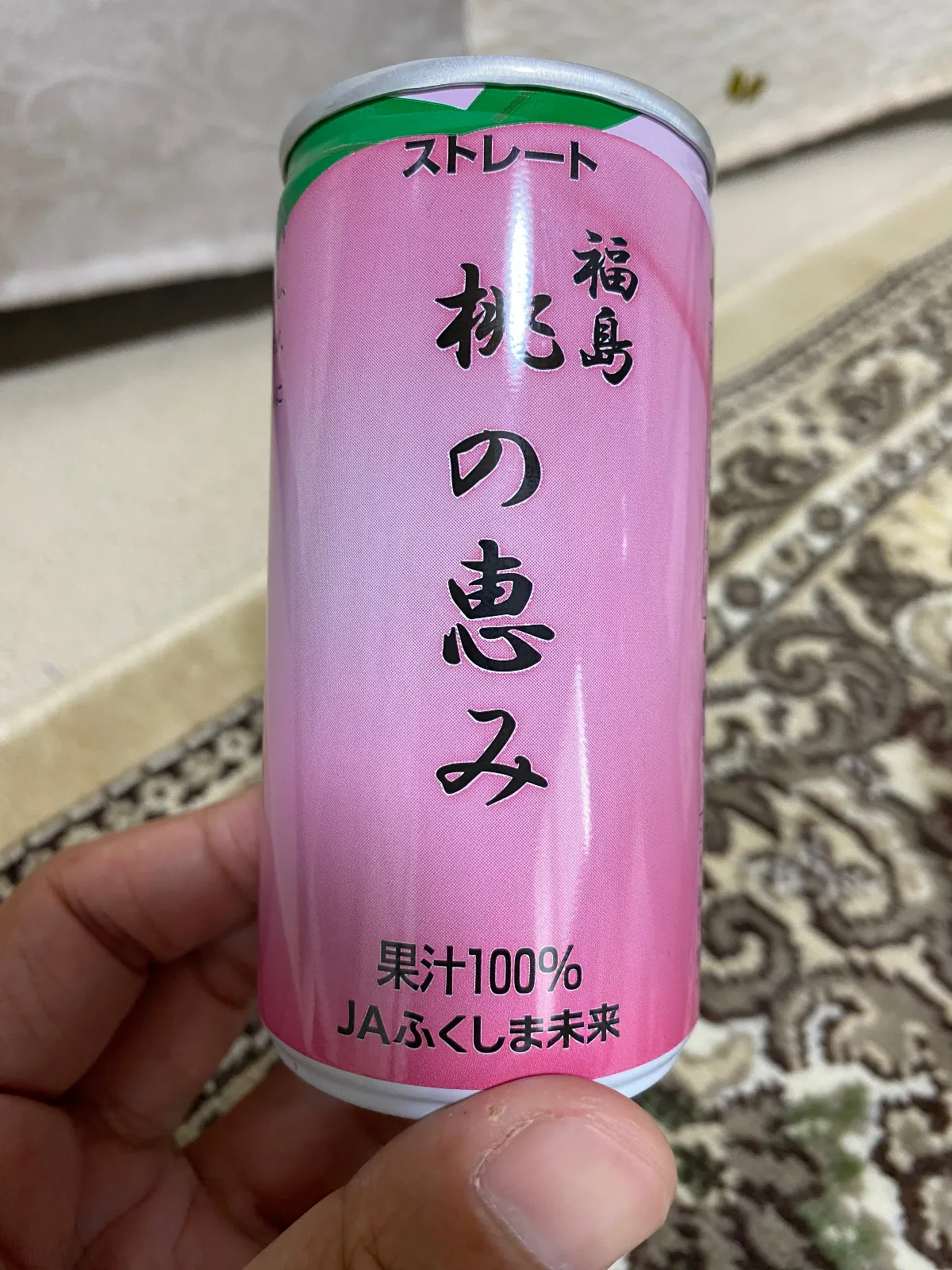 まずは、桃ジュース
超〜美味しい！
癖になるので、1日1本まで（笑）