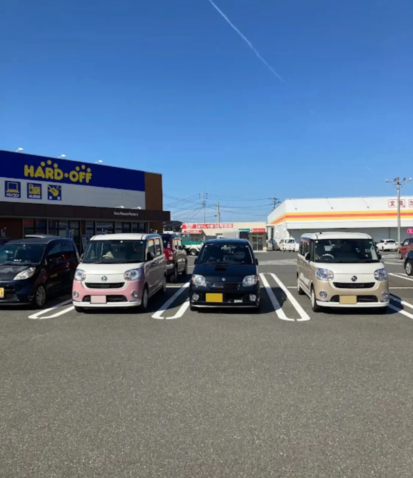 keiワークスくん
ムーブキャンパスが丁度止まっていたので挟まれみました😅