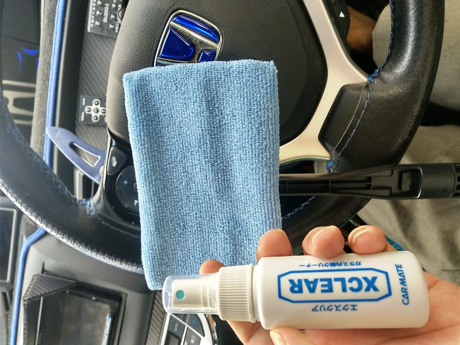 【ガラスクリーナー エクスクリア 車内用 C69】で曇り止めも、もちろん実施でしょ😊
