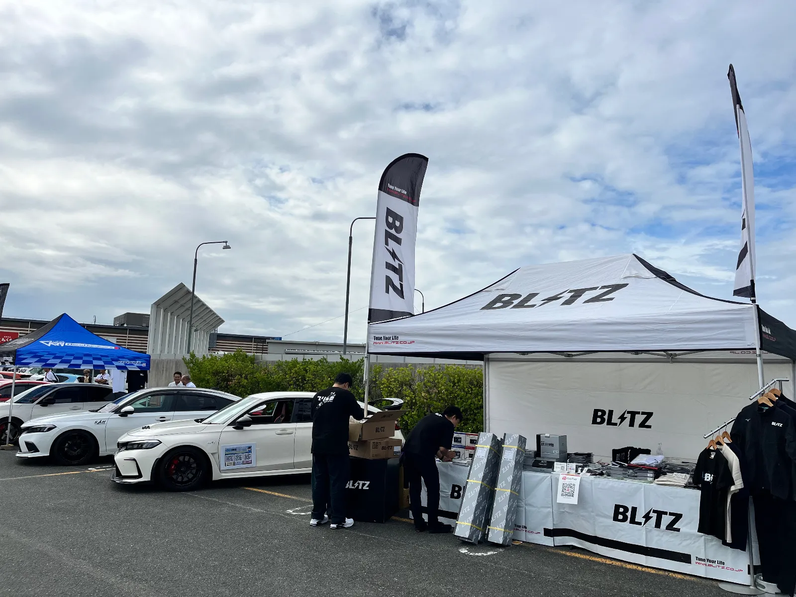スーパーオートバックス浜松さんのCIVIC(FL1)とA PIT AUTO  BACS SHINONOMEとBLITZがタッグをくんで進めている企画の車を2台展示しました！