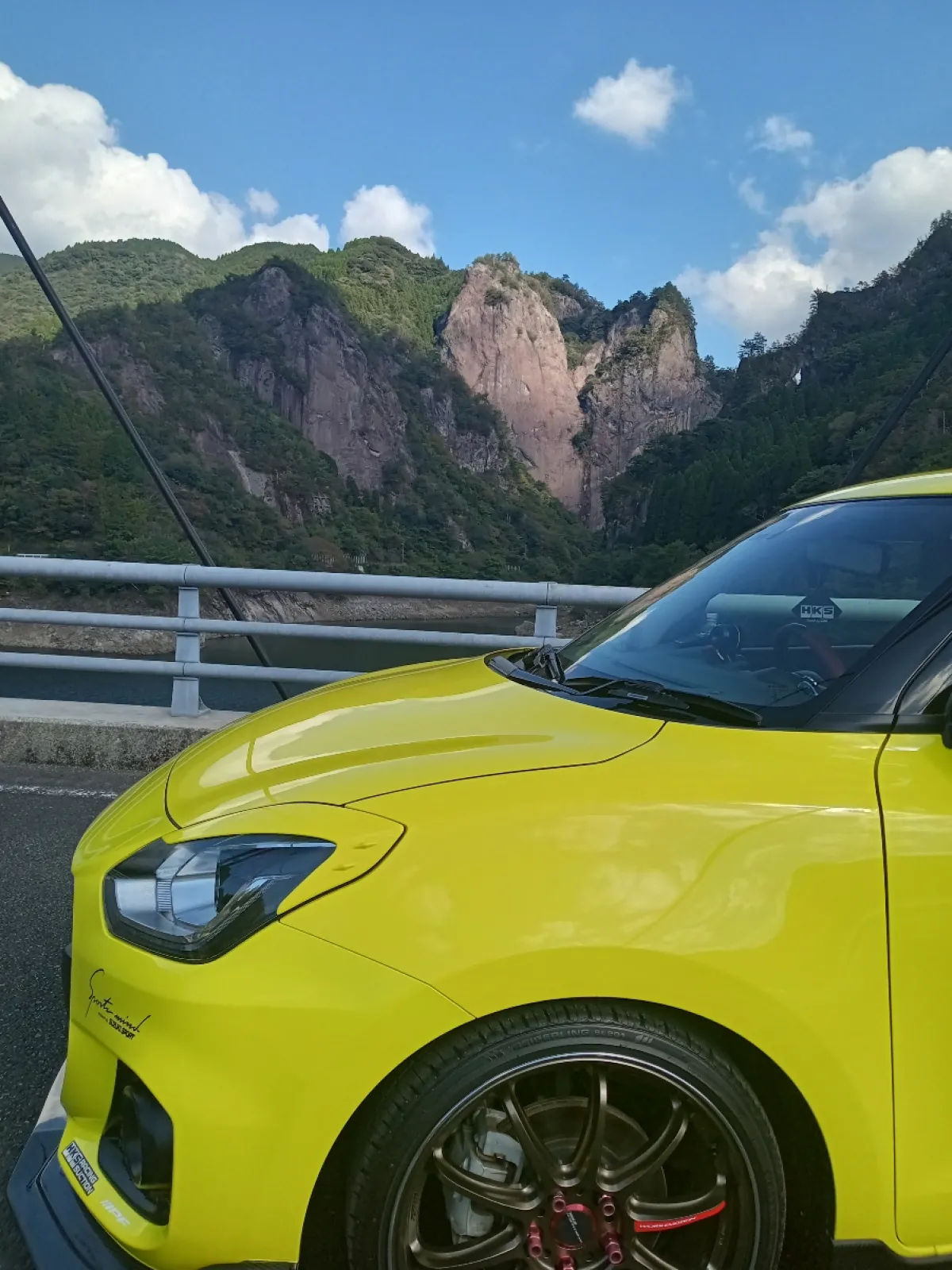 愛車のキナ子とけほぎ岩と橋と私です😅
さっさと済ましてお昼へ向かいますね😁