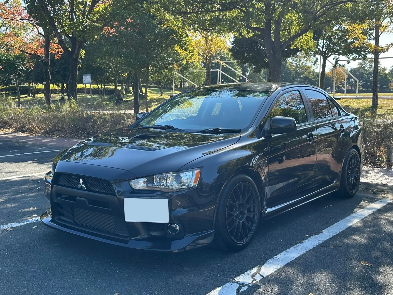 色々と触ってますが、まだまだ完成には程遠い…