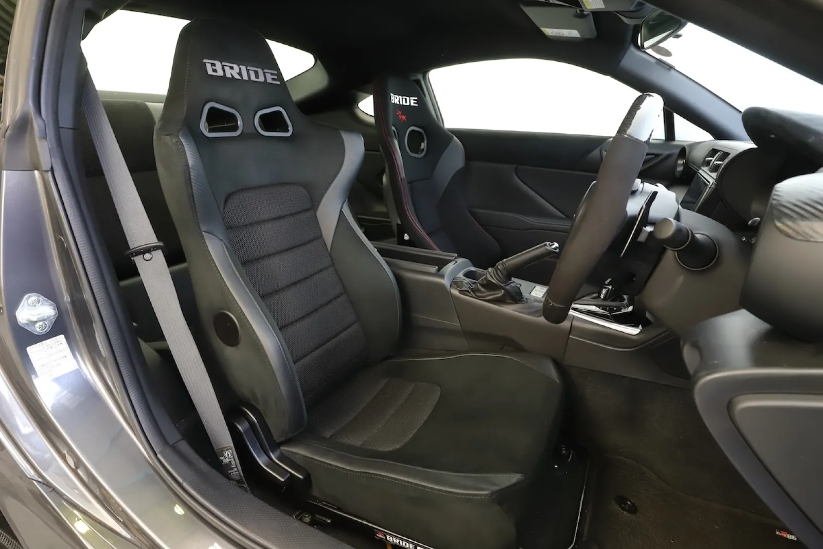 スポーティで利便性も抜群の新定番プレミアムシート【CarGoods of the 