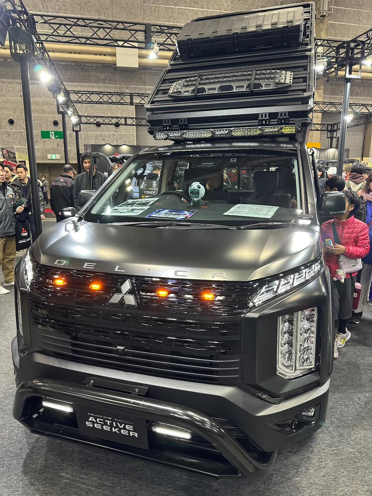 オートメッセに来ました。三菱は西日本販売がブースを出しているようです。オートサロンにも出ていたキャンプ仕様のデリカが出ています。デリカはこれ一台のみ。