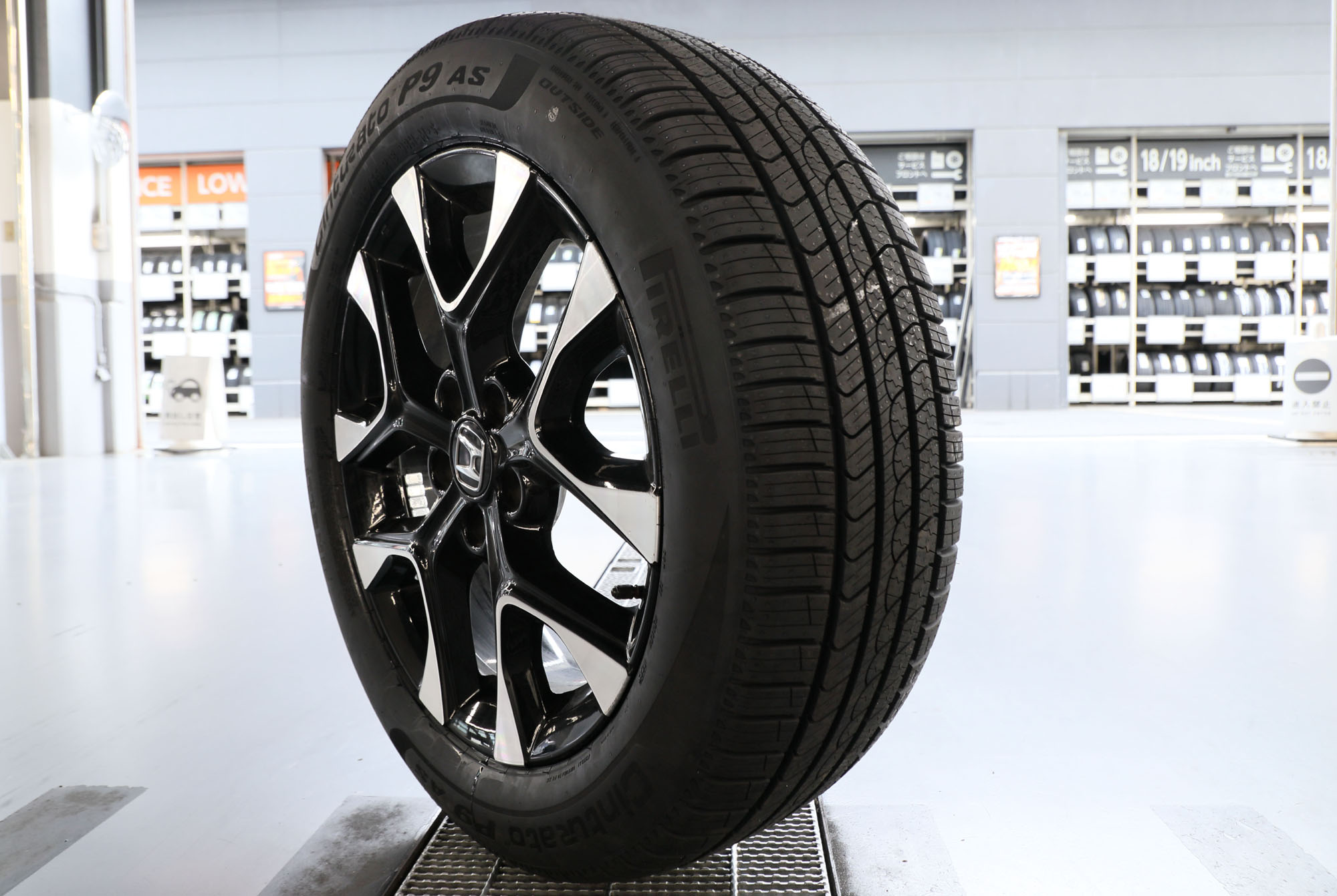 ピレリ チントゥラート P9 AS 235/60R18 107V XL