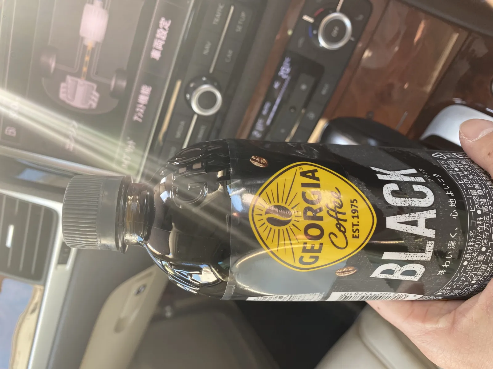 甘いのは苦手なので、コーラではなくコーヒーにしておきました。
ありがとうmobilaさん