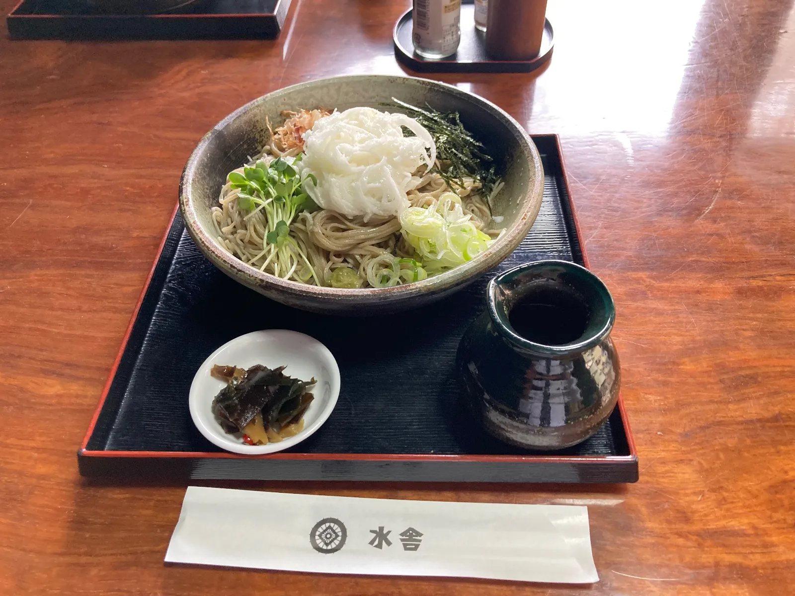 松本市内から、20分の山形村にある唐沢蕎麦集落にドライブしました。お勧めの、やまっち蕎麦を頂きました。コシがあり、山形村特産の長芋が更に美味しくさせていました。大盛りもペロリ完食。是非❣️