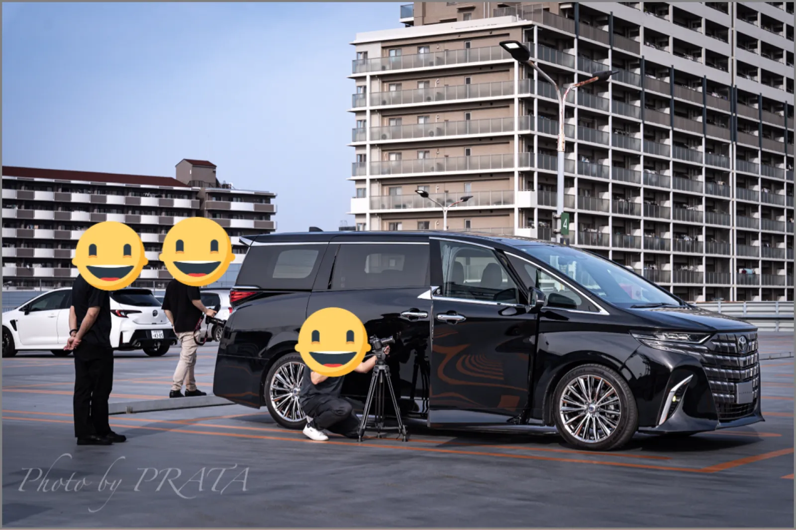 事前に大まかな質問のカンペがあるかと思いきや、ぶっつけ本番だったので、ぶっちゃけトークをしてしまいました💦
今までの車歴、カスタム暦や家族構成、家族からの感想、BLITZの印象やカー用品洗車用品の購入先などマーケティング要素もかなり意識した内容だと感じました✨✨
これだけの高額商品の無償提供ですからそれは当然のことで、私もユーザーの生の声として包み隠さず思うことをそのまま表現しました🤣