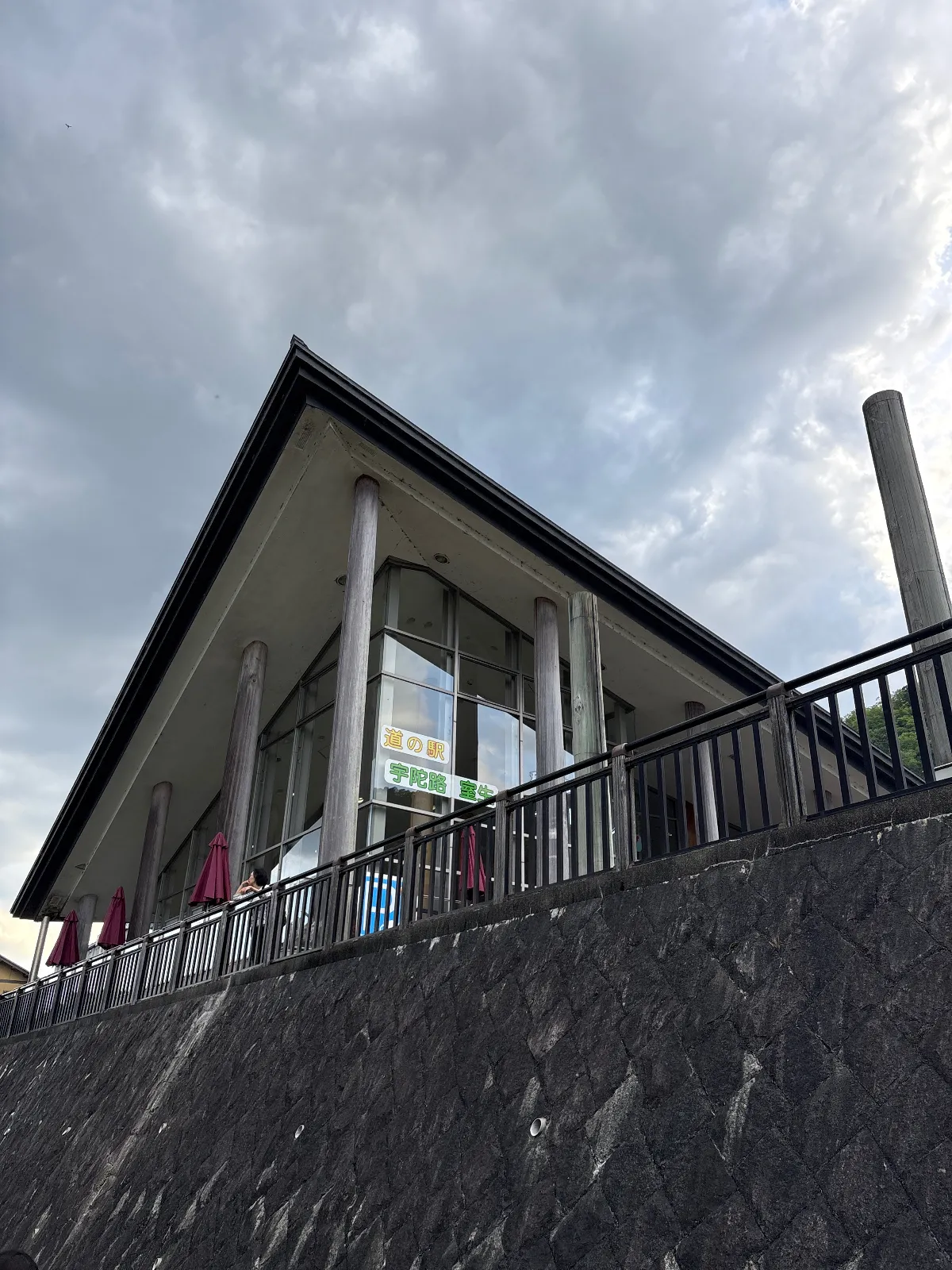 施設は新しい感じです。川の隣でマイナスイオン感じます。