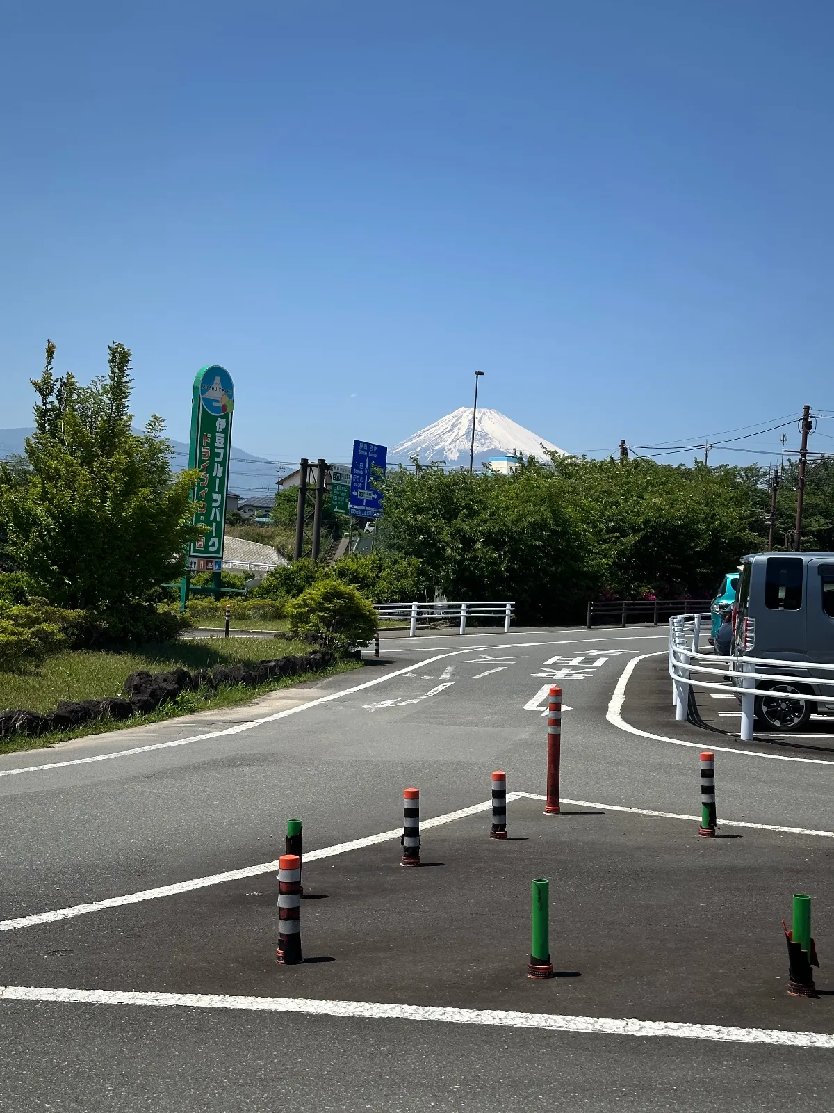 富士山見ながら食事できます。子供が言うにはアジフライが美味しかったそうです。エビフライは普通でした🍤