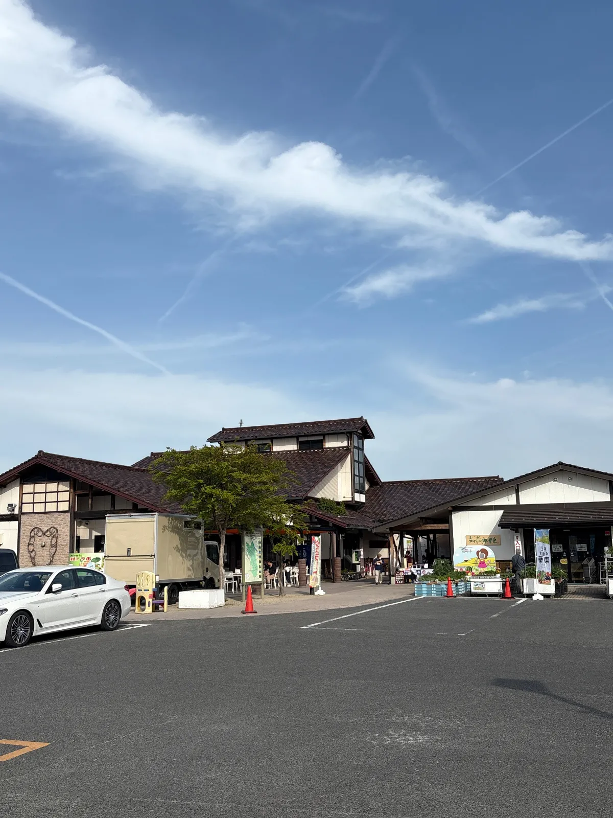 新幹線を望める道の駅です
