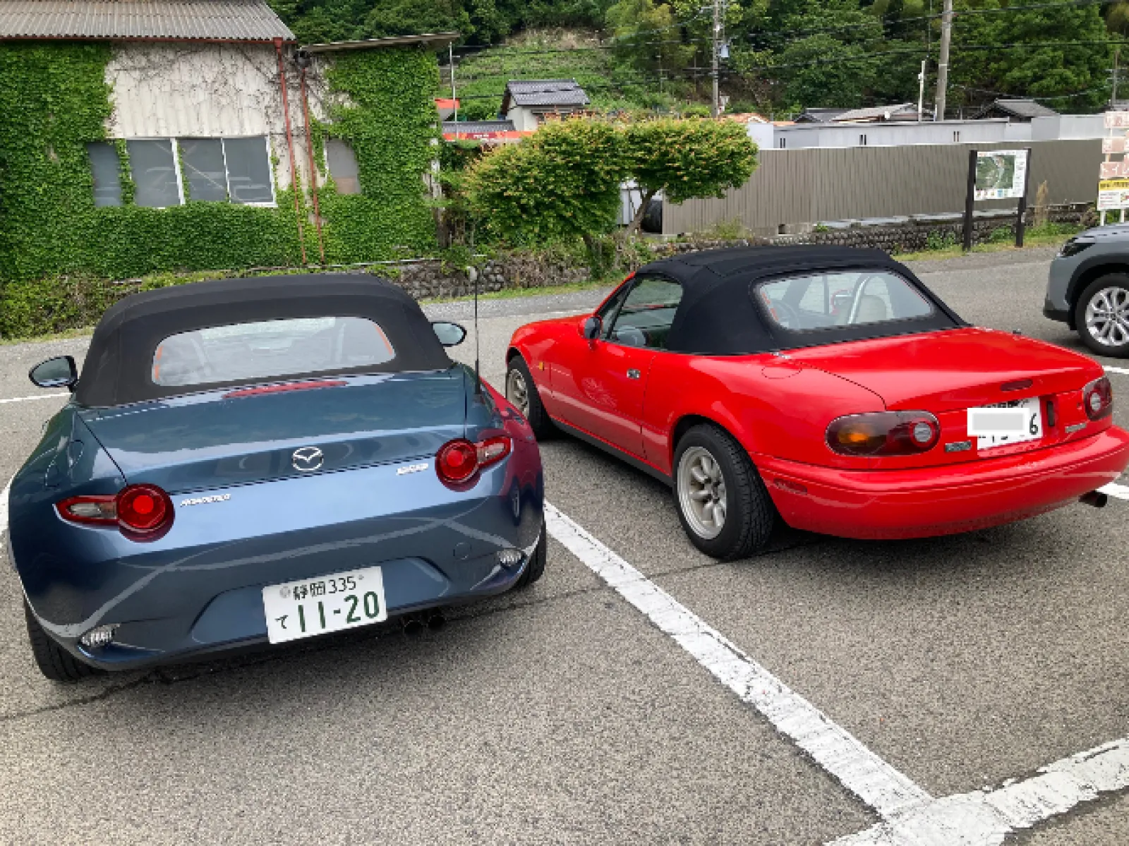 NAもいいですね。完全にネオクラッシックになっていますから、比べるとその当時のデザインです。NDは、やはり違います。マイナスのデザインが生かされて艶めかしいです。いいです！
私はNBも所有していますから、すごくNAのオーナーの気持ちがわかります。乗り続ける苦労もあります。何キロ乗っているか気になりますが、NAがんばれ！
二回目のオールペンがあるかもしれない！

そんな気持ちになりました。