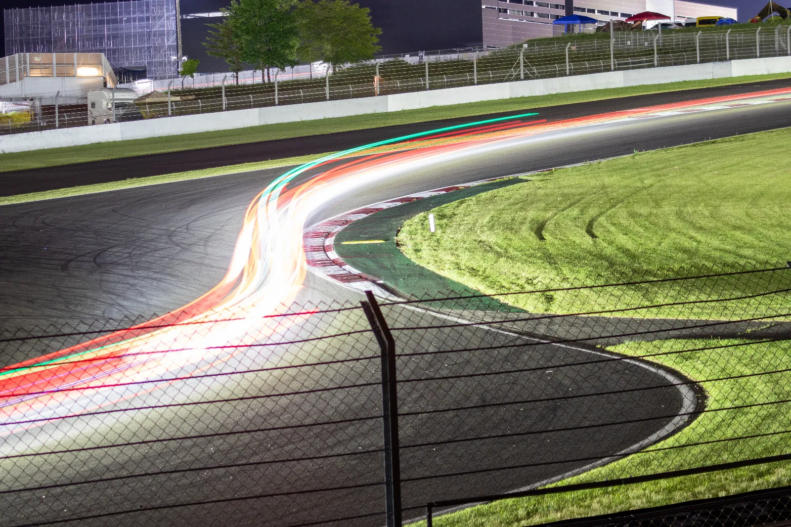 今週末は・・・

◥◣スーパー耐久 第3戦 Fuji24h◢◤

年に一度の24時間耐久レースが開催されます🎊
🎉熱いバトルを観戦しつつキャンプ、BBQ、花火、映画も楽しめる大イベントです🎉