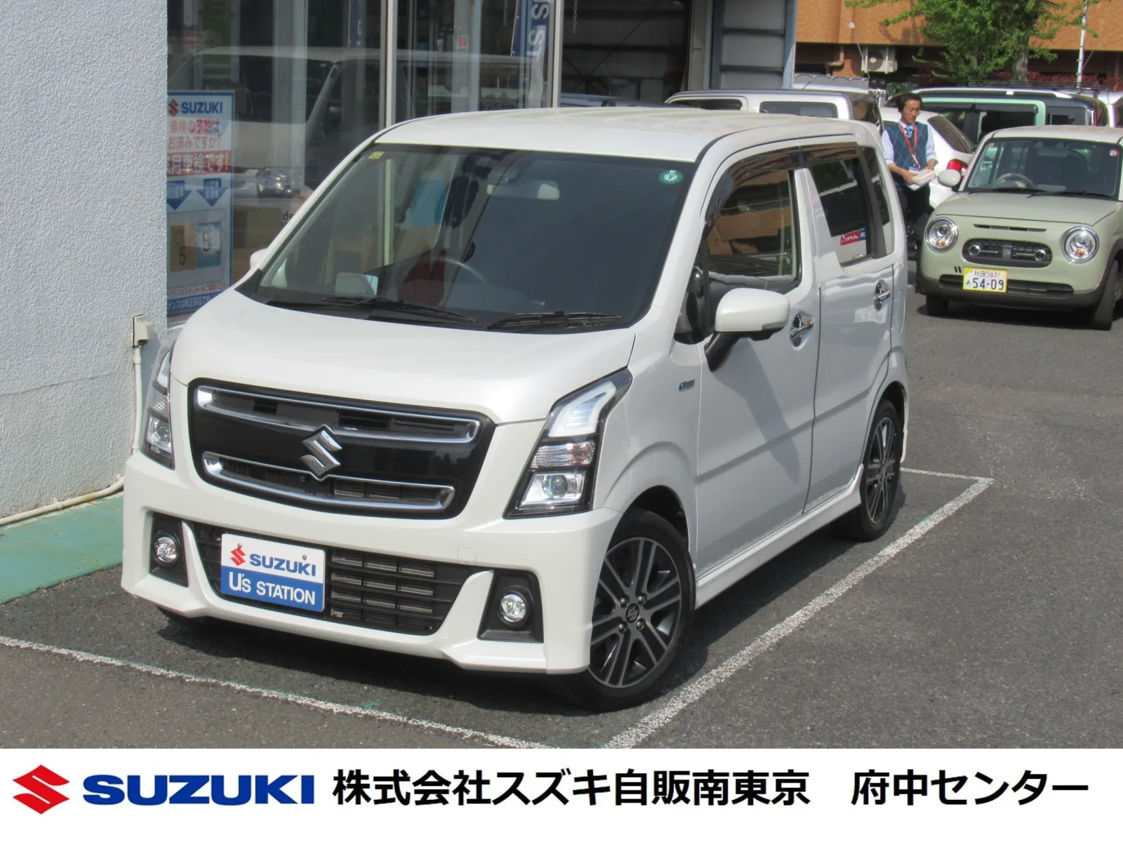Wikipediaで新車当時の情報を入手し、Webカーセンサーで検索。
何台か候補を挙げたのち、お店に実車を見に行って３台目の
府中市のスズキディーラー系中古車専門店で運命の出会いが。
他のクルマより若干割高な価格設定ですが、走行キロが３万弱と少なく
車体の傷もほとんどなし(掲載写真を加工してるっぽい店もありました)。
そしてナビ非装着なのが決め手となり(NHK対策としてDAにすると決めてた)
めでたく契約と相成りました。ちなみに私にとって府中市ってば昔の庭ですよｗ。
(上京当時は多摩地区に住んでおり、CB400SBなど愛車で走り回っていた)

現在は名義変更が終わり、ナンバープレートの到着待ちをしながら
納車整備をしてもらっているところです。その間に私はAmazonや
Yahoo！オークション・フリマを漁り必要な用品を手配。
そしてラッキーなことに今日明日月曜とプライムセールで
かなり割安な金額になりそう…だけど買いすぎのような気もｗｗｗ。

納車日は海の日近辺を予定しています。実は試乗をしていないので
過給機付きだとどんな感じなのかがまだわかりません。
果たして手に負えない猛獣なのか、それともじゃれてくるペットか。
既にわくわくが止まりませんｗｗｗ。