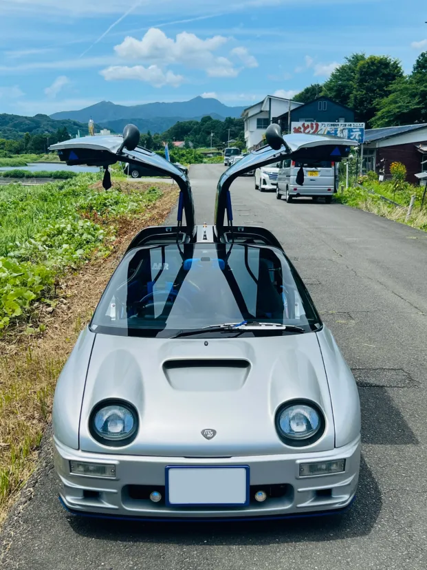 暑い夏の日差しの中で