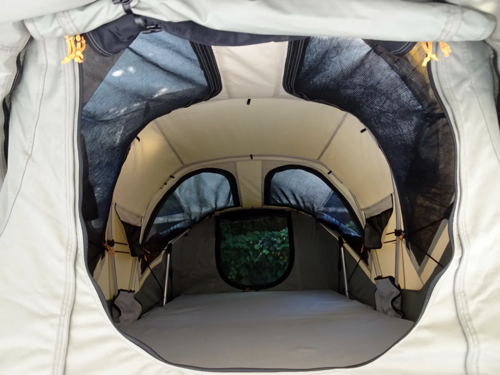 THULEの最新ルーフボックス＆ルーフテントをチェック！【夏の野外活動