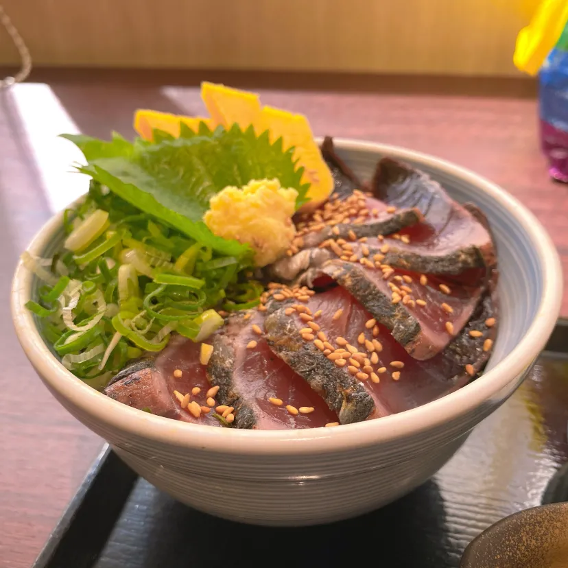 カツオたたき丼