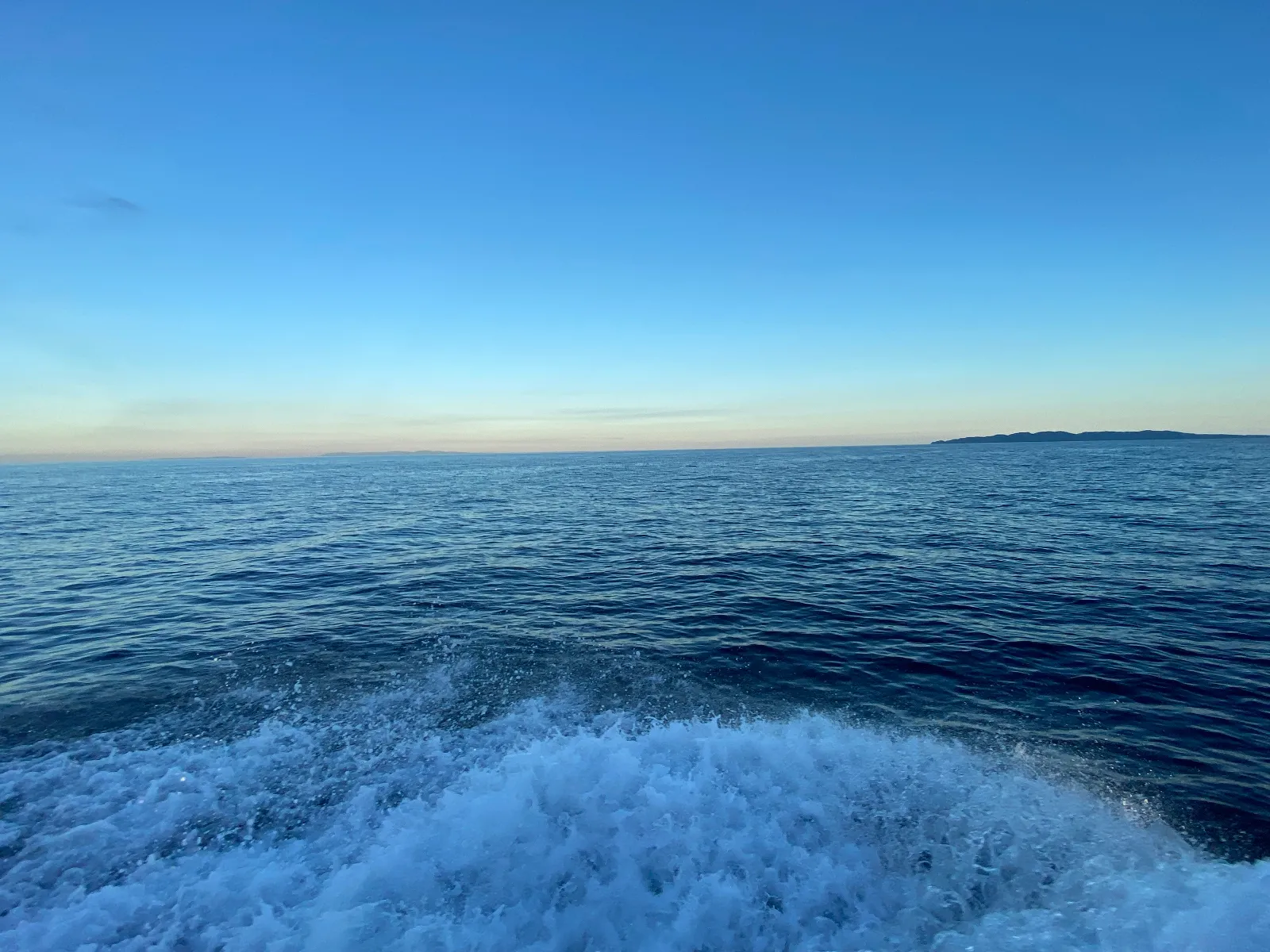 佐渡島と粟島