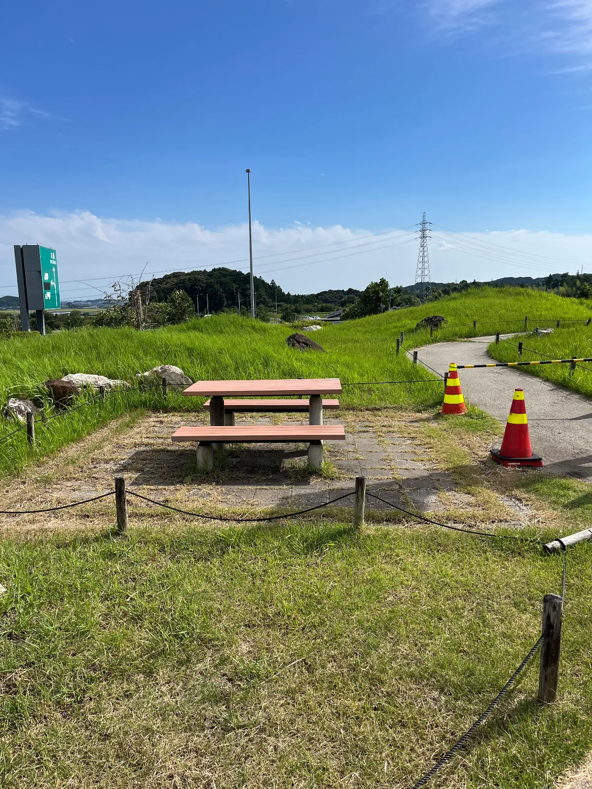 ベンチ