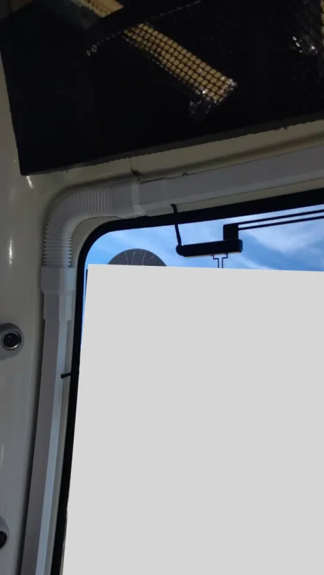 カーナビ取付 アンテナ線 隠しに配線カバー