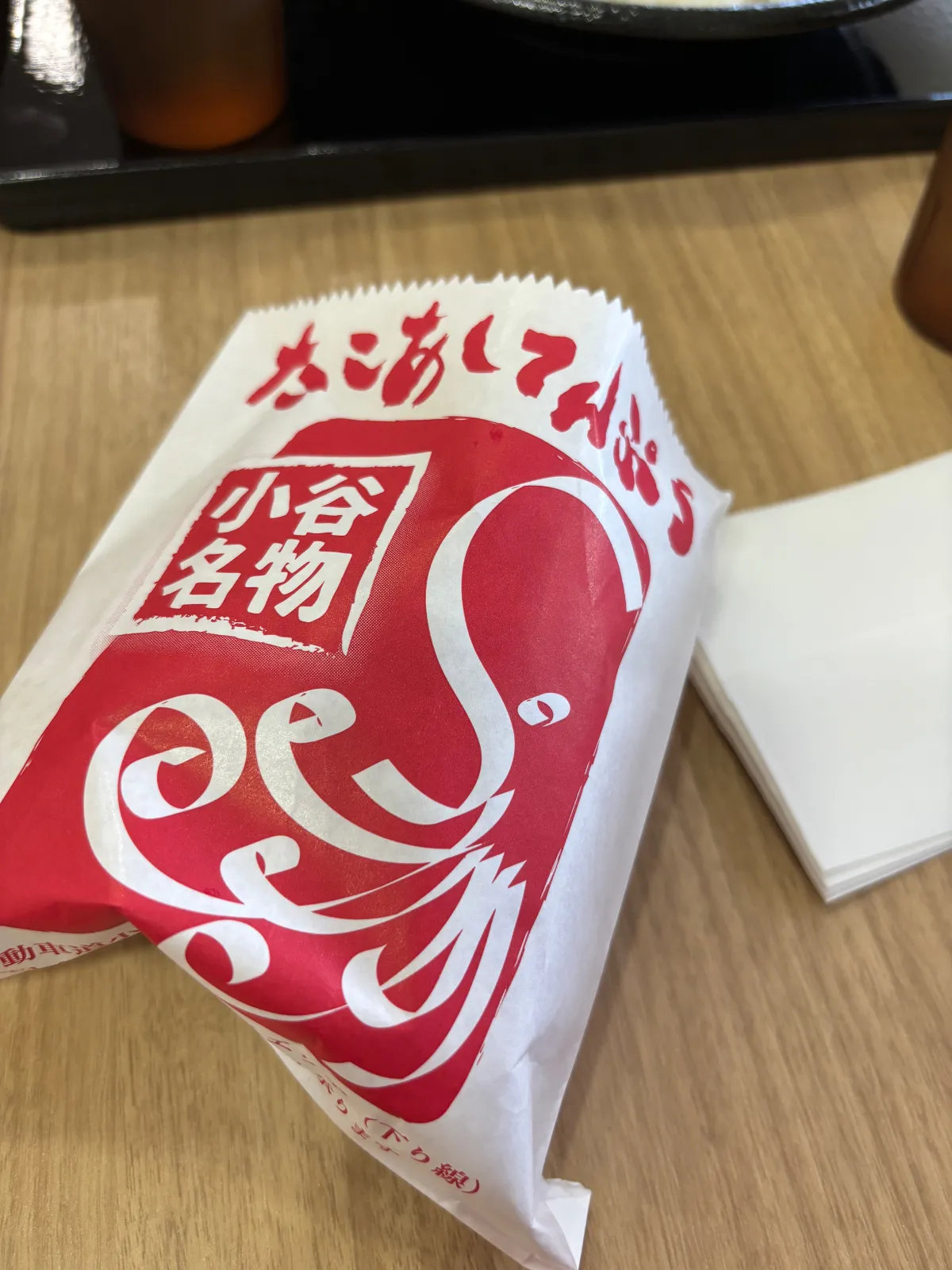 小谷サービスエリア（下り）の外で売られてるたこ足天ぷら！
注文をしてから揚げるので時間はかかりますが
揚げたてのたこ足はサックサクのあっつあつでめちゃくちゃ美味しい！
タコはちょっと噛み切れない事もあるので火傷に注意です。
熱々の衣だけが口に入って来ることも…でもその衣が下味もしっかりしていてサクサクで美味しい！！
立ち寄ったら必ず買ってしまいます。


ドライブキャンペーン
＃ドライブキャンペーン