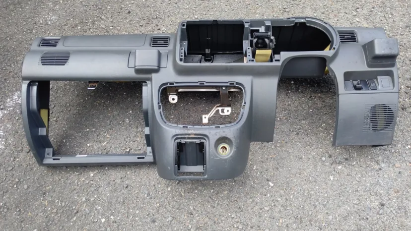 ダッシュボード インストルメントパネル 交換