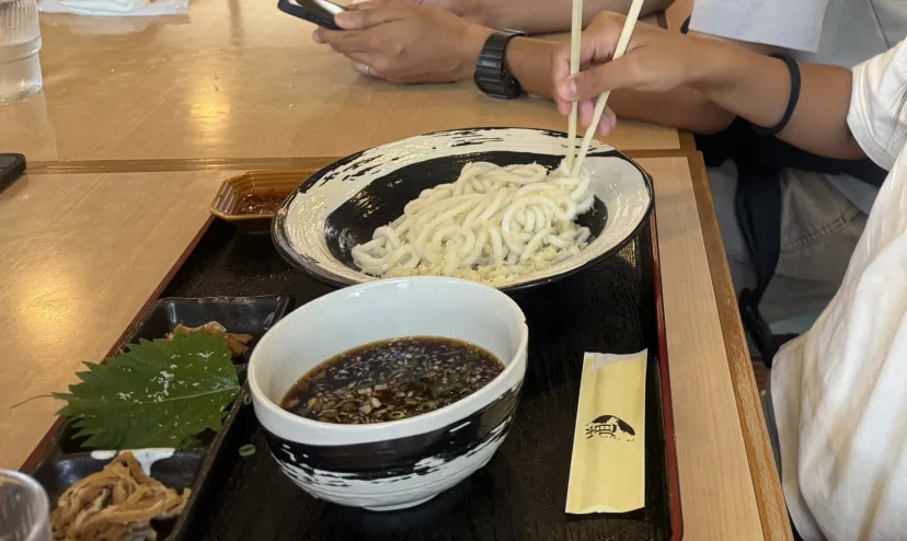 海鮮を水槽で売ってます！