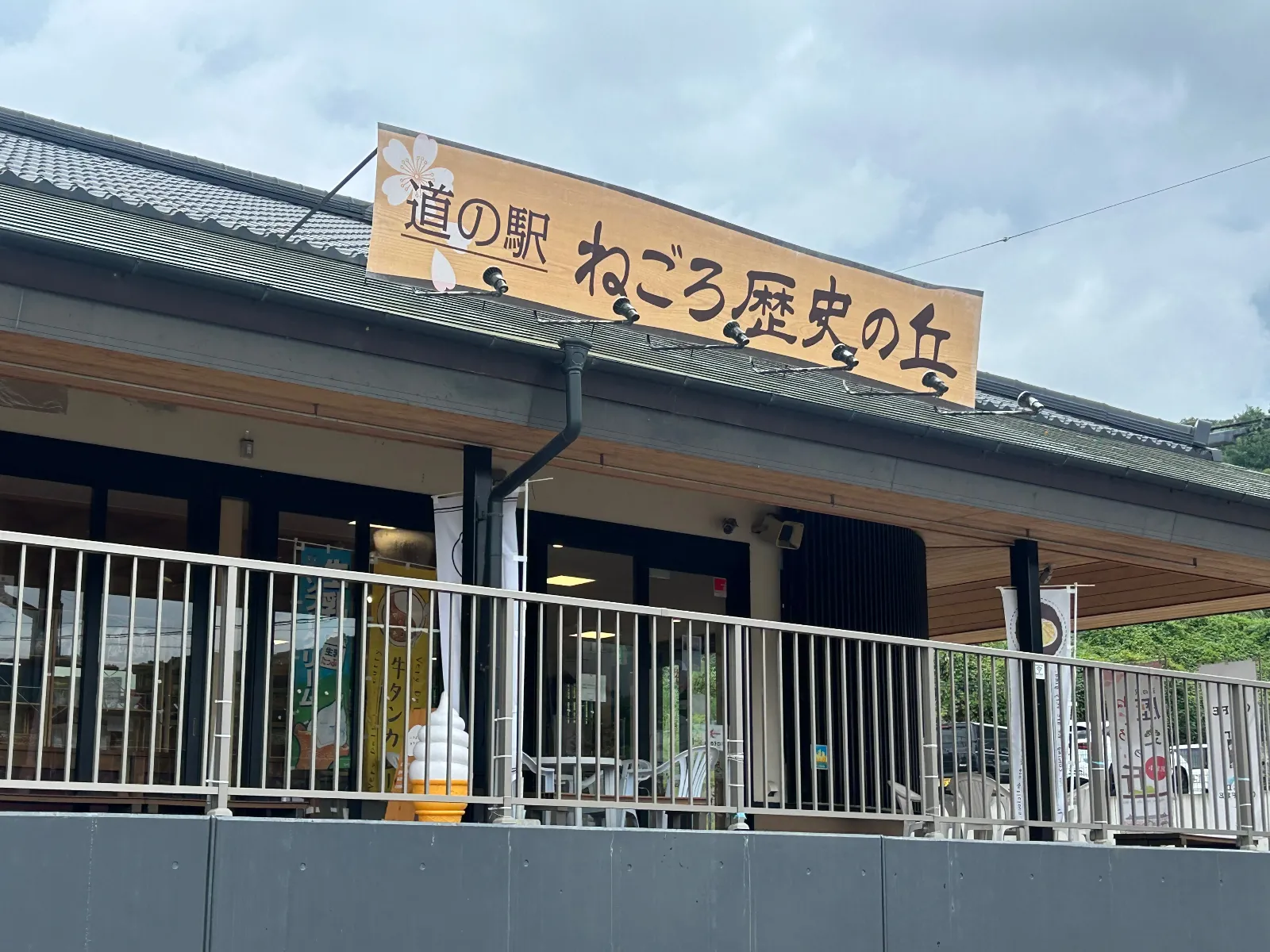桃パフェフェア開催中
あら川の白桃スムージーもあります！