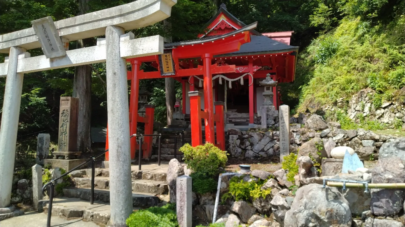 ポイントラリーで夜間通過のタイミングでしたが、名前が怖そうなのでヤメました（笑）
酒呑童子の郷らしく、ところどころに鬼が立っていて案内してくれます…やっぱり夜行かなくて良かった！

頂上は車の転回場所になっていて、長時間停車は出来ません。私も直ぐに撤収しました！