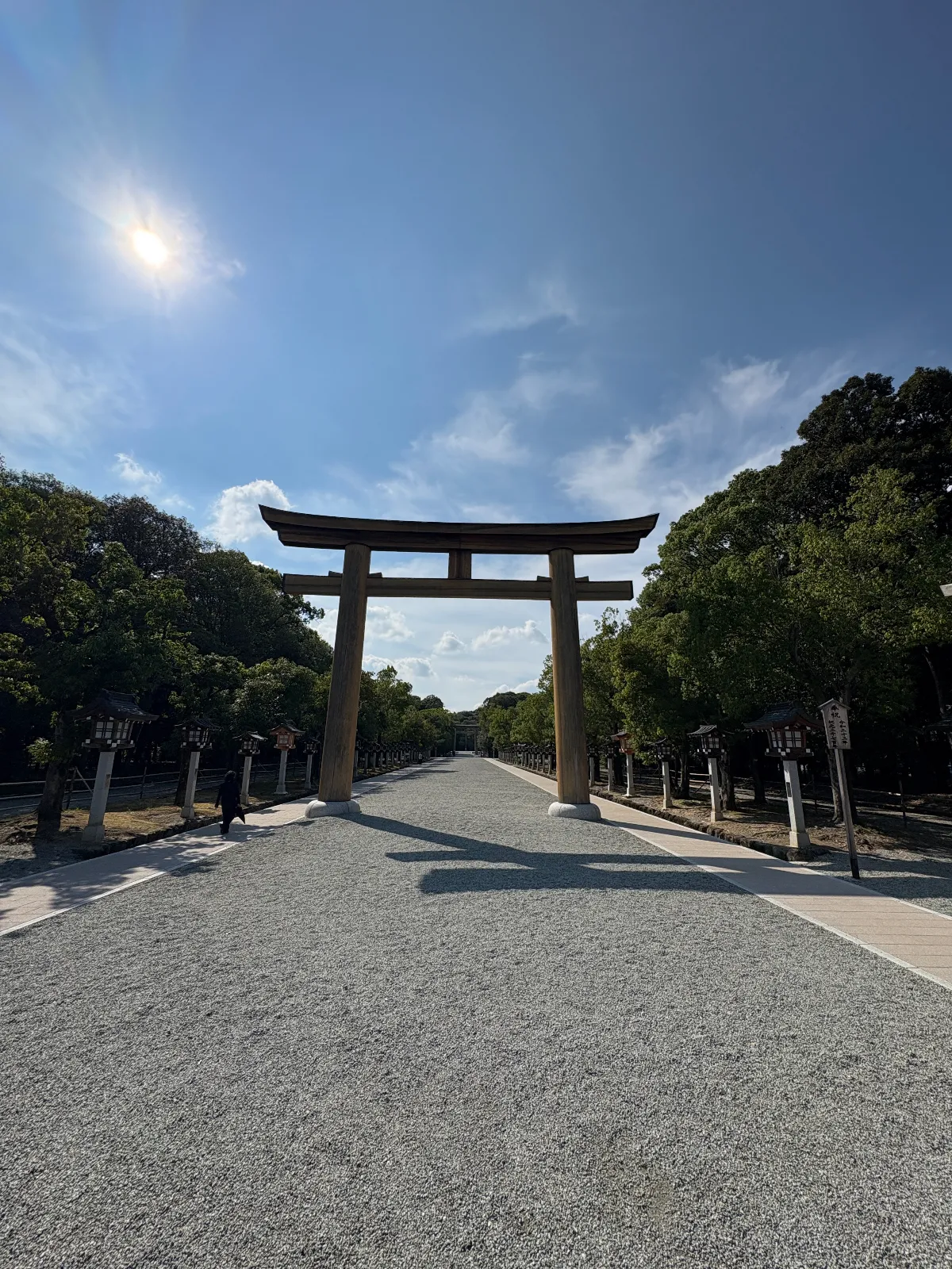 悠仁さまに、一目お会いしようと来ましたが、少し間に合わず😭
橿原神宮にお参りしてきました。